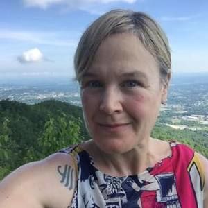 Meet your Posher, Becca